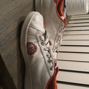 Beautiful roses skechers